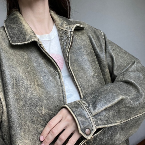 Vintage Worn Leather Bomber Jacket Brown Faded Distressed Oversized Biker Coat - Picture 5 of 9